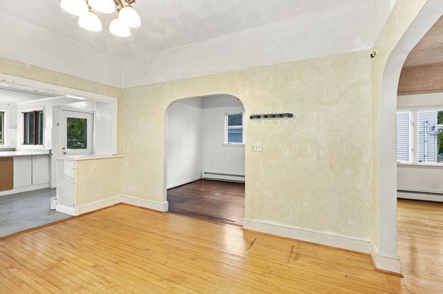 85 Pine St, Swampscott, MA 01907