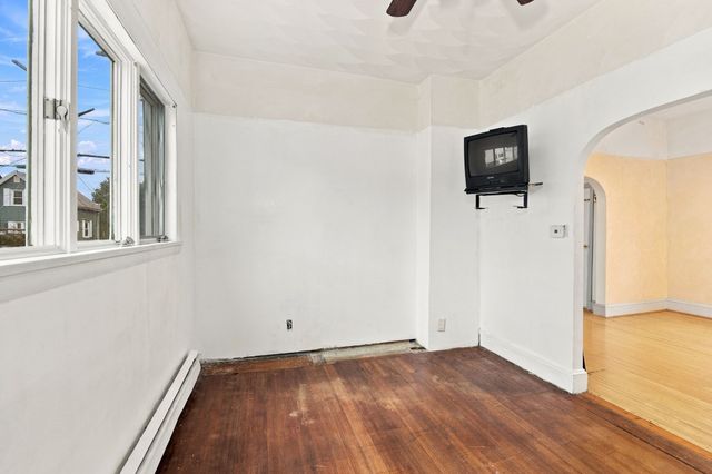 85 Pine St, Swampscott, MA 01907