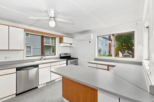 85 Pine St, Swampscott, MA 01907