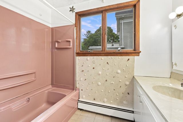 85 Pine St, Swampscott, MA 01907