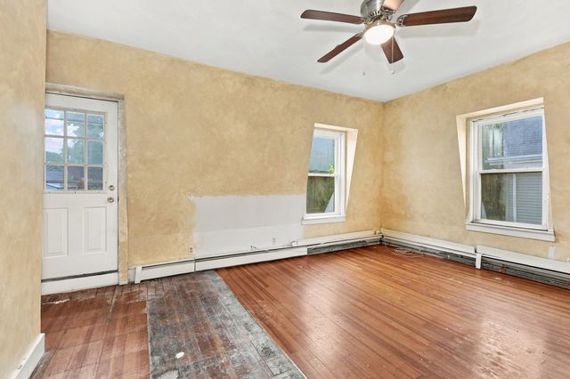 85 Pine St, Swampscott, MA 01907