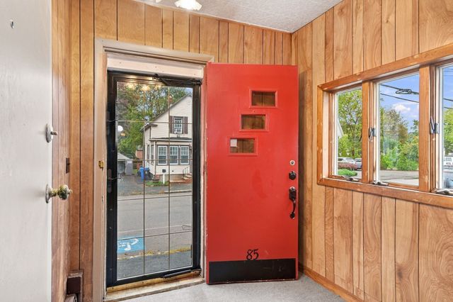 85 Pine St, Swampscott, MA 01907
