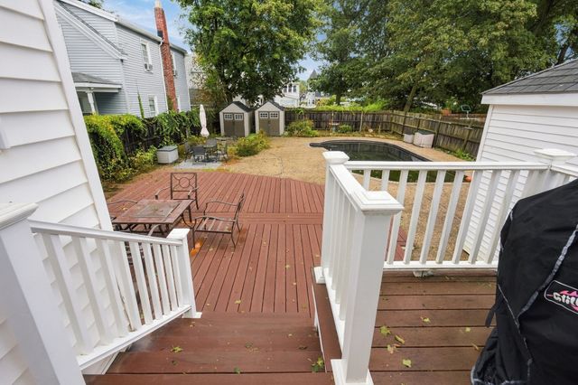 85 Pine St, Swampscott, MA 01907