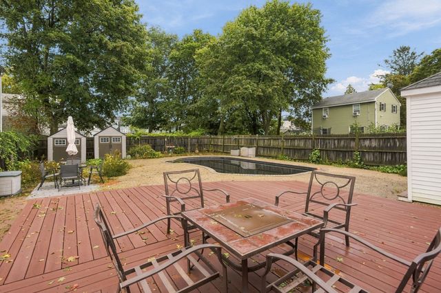 85 Pine St, Swampscott, MA 01907