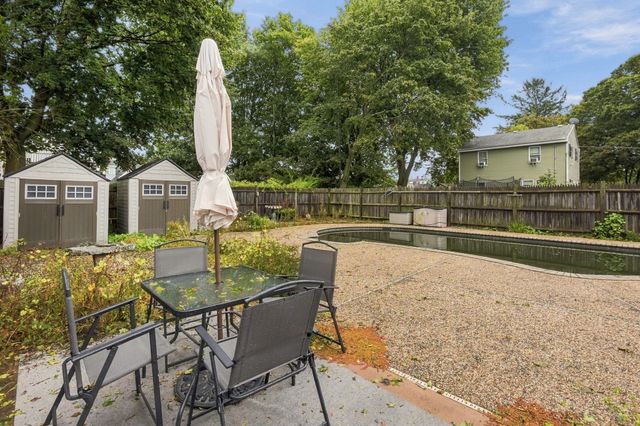 85 Pine St, Swampscott, MA 01907