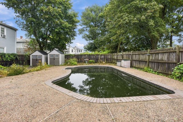 85 Pine St, Swampscott, MA 01907