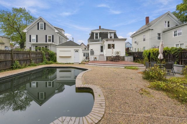 85 Pine St, Swampscott, MA 01907