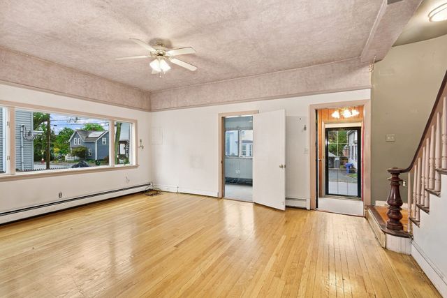 85 Pine St, Swampscott, MA 01907