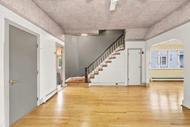 85 Pine St, Swampscott, MA 01907