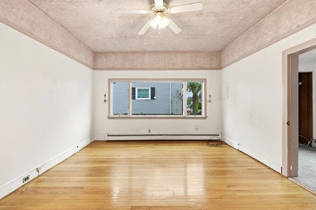 85 Pine St, Swampscott, MA 01907
