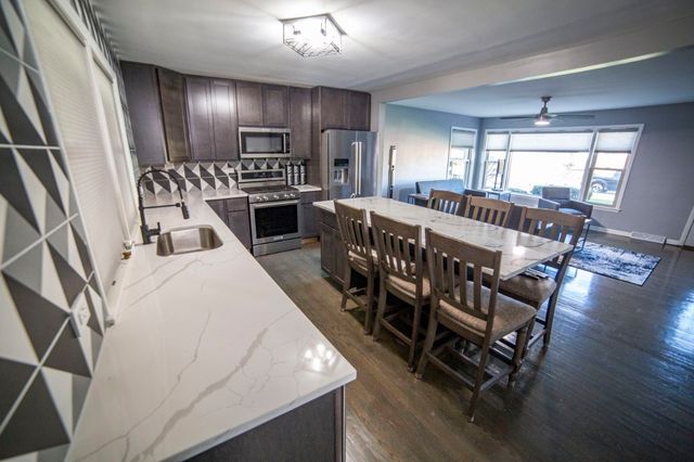 5543 W 83rd Street, Burbank, IL 60459