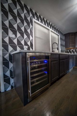 5543 W 83rd Street, Burbank, IL 60459