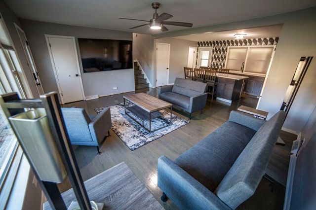 5543 W 83rd Street, Burbank, IL 60459