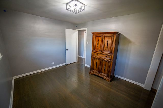 5543 W 83rd Street, Burbank, IL 60459