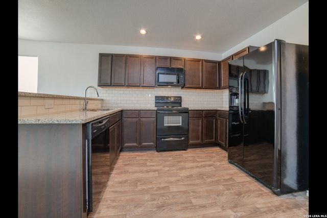 2426 Rainbow Basin, Converse, TX 78109