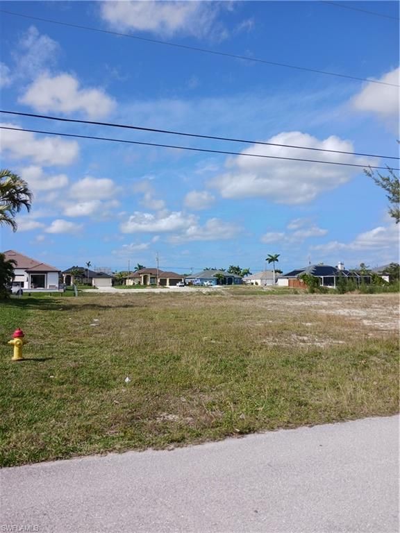 Image 2 of property listing at 2708 SW 17th AVE, Cape Coral, FL 33914