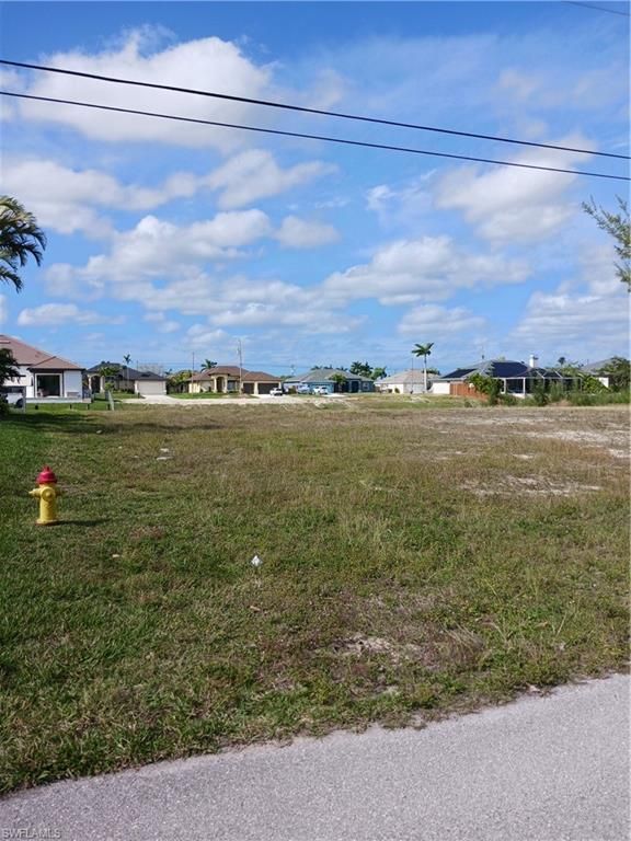 Image 4 of property listing at 2708 SW 17th AVE, Cape Coral, FL 33914