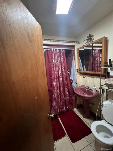 7457 Kendal Street, Dearborn, MI 48126