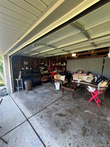 7457 Kendal Street, Dearborn, MI 48126