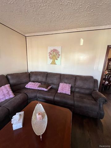 7457 Kendal Street, Dearborn, MI 48126