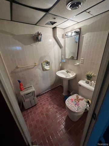 7457 Kendal Street, Dearborn, MI 48126