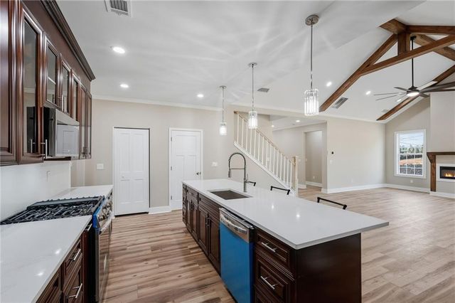 2322 Rockbridge SW Road, Stone Mountain, GA 30087