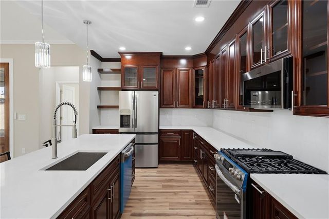 2322 Rockbridge SW Road, Stone Mountain, GA 30087