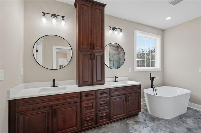 2322 Rockbridge SW Road, Stone Mountain, GA 30087