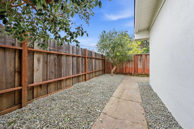 24768 Mango St, Hayward, CA 94545