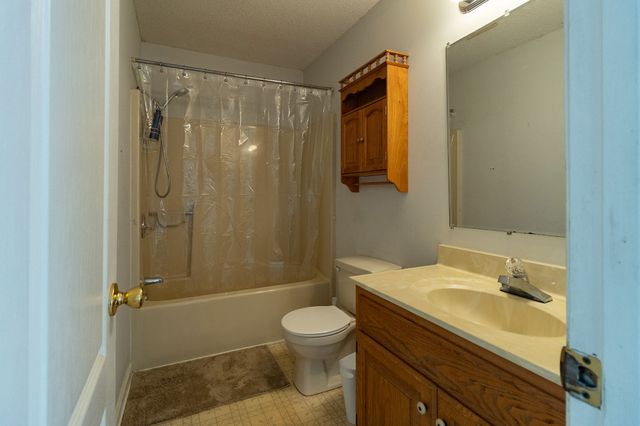 2928 Midland Rd, Shelbyville, TN 37160