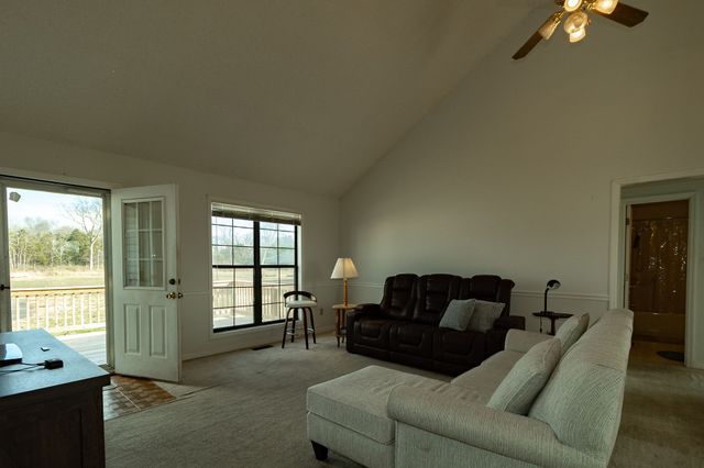 2928 Midland Rd, Shelbyville, TN 37160