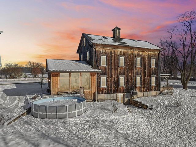 33511 Old Mill Drive, Lone Rock, WI 53556