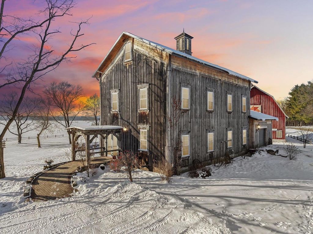 33511 Old Mill Drive, Lone Rock, WI 53556