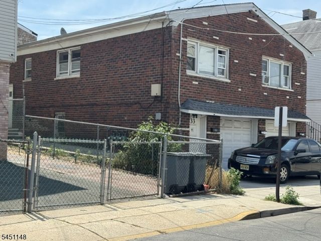31 Bank St, Elizabeth City, NJ 07201