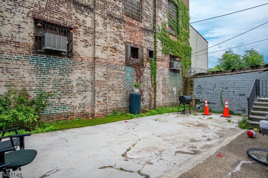 31 Bank St, Elizabeth City, NJ 07201 — photo 4