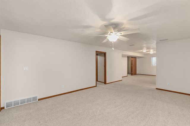 2408 Pine Court, Van Meter, IA 50261