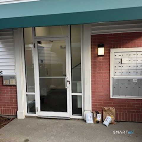 680 Boston Post Road 25, Milford, CT 06460