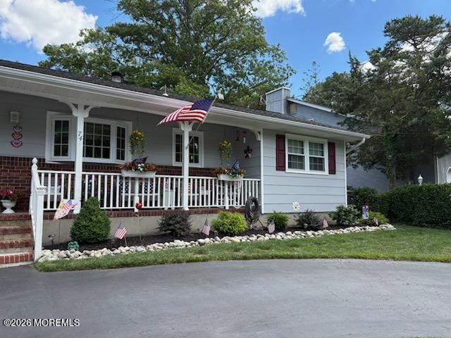 74 Sun Valley Road, Toms River, NJ 08755