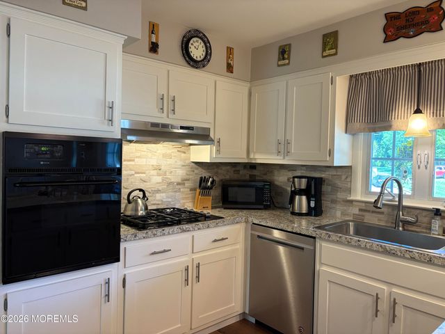 74 Sun Valley Road, Toms River, NJ 08755