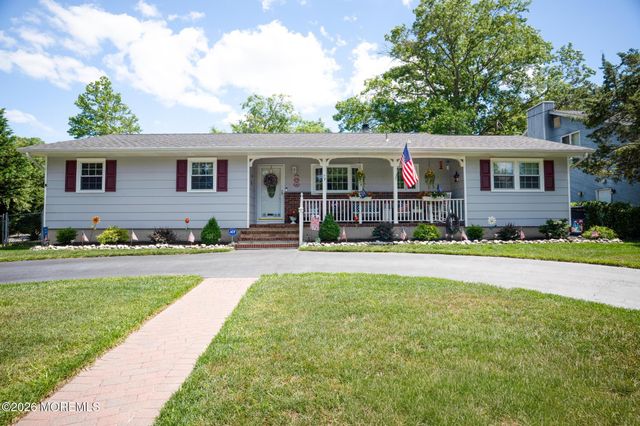 74 Sun Valley Road, Toms River, NJ 08755