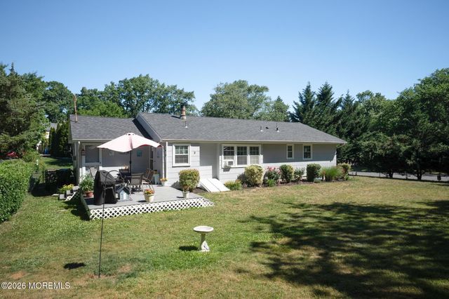 74 Sun Valley Road, Toms River, NJ 08755