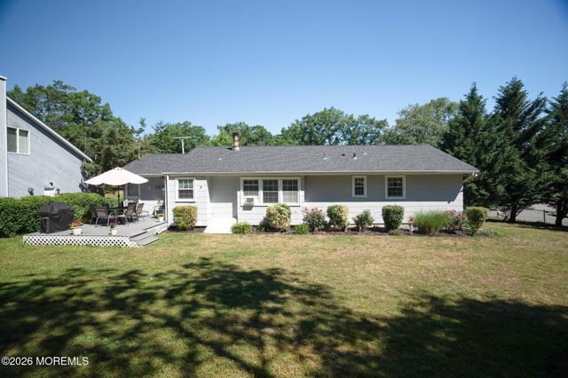 74 Sun Valley Road, Toms River, NJ 08755