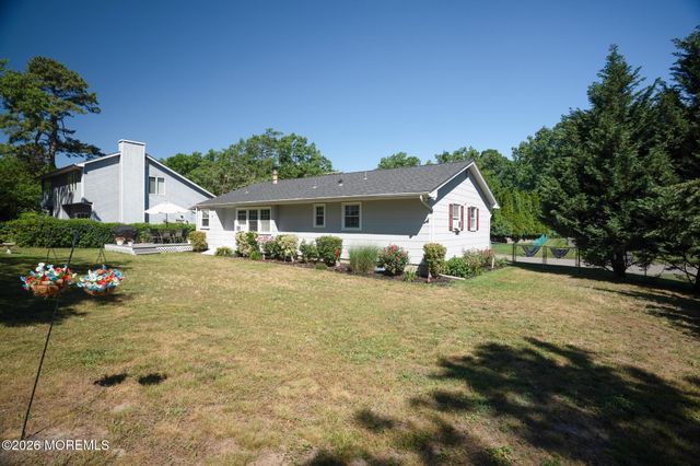 74 Sun Valley Road, Toms River, NJ 08755