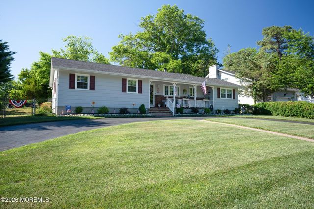 74 Sun Valley Road, Toms River, NJ 08755