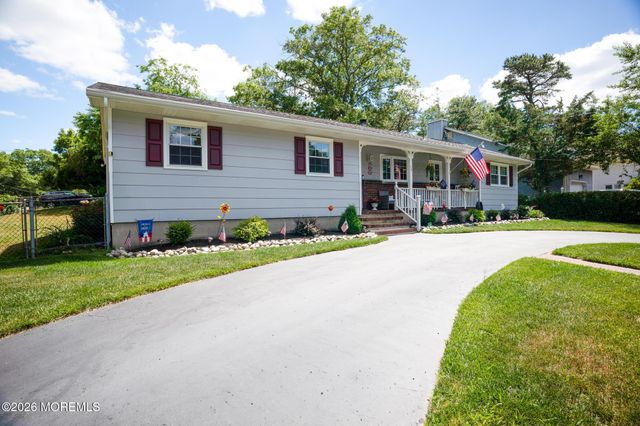 74 Sun Valley Road, Toms River, NJ 08755