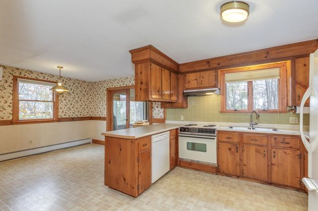 380 Woodcrest Court, Manchester, NH 03109