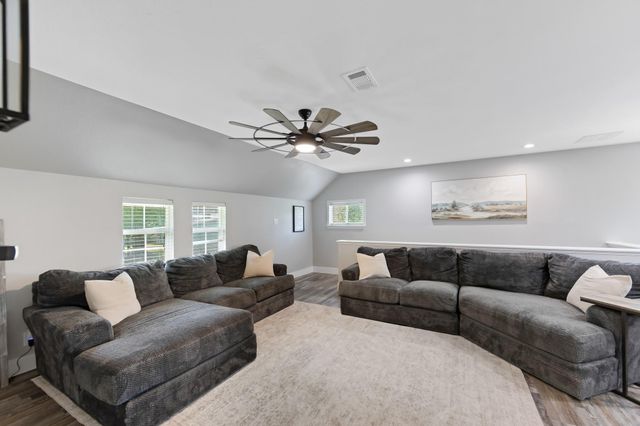 819 Sentinel Oaks, Pinehurst, TX 77362