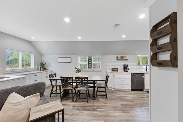 819 Sentinel Oaks, Pinehurst, TX 77362