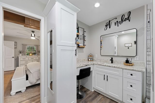 819 Sentinel Oaks, Pinehurst, TX 77362