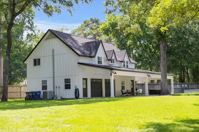 819 Sentinel Oaks, Pinehurst, TX 77362